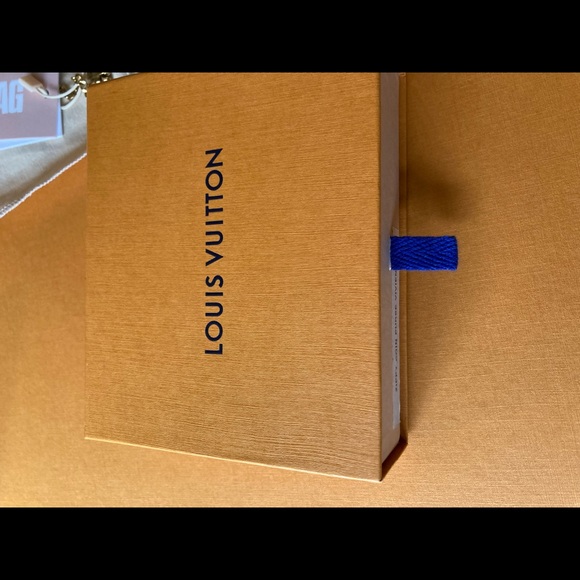 Authentic Louis Vuitton mini pochette in damier azur with Giraffes - Picture 6 of 6